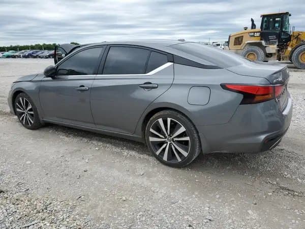 Nissan Altima 2021