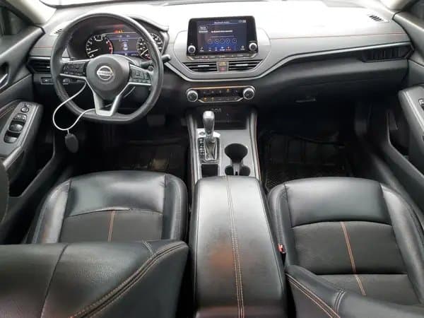 Nissan Altima 2021