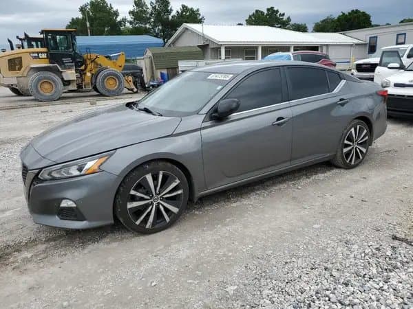 Nissan Altima 2021