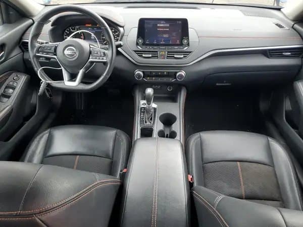 Nissan Altima 2021
