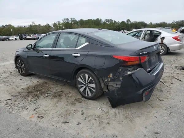 Nissan Altima 2021