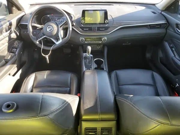 Nissan Altima 2021