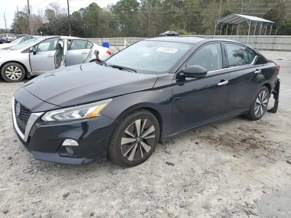 Nissan Altima 2021