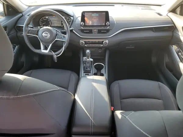 Nissan Altima 2021