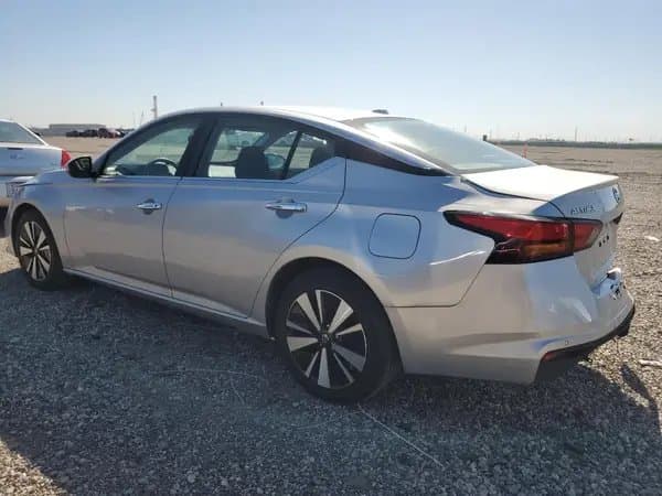 Nissan Altima 2021