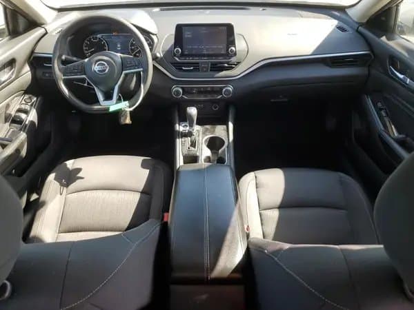 Nissan Altima 2021