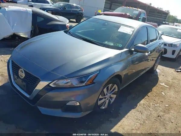 Nissan Altima 2021