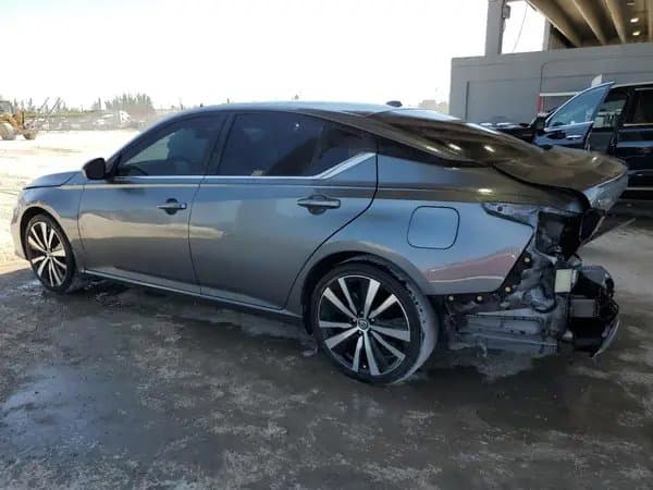 Nissan Altima 2021