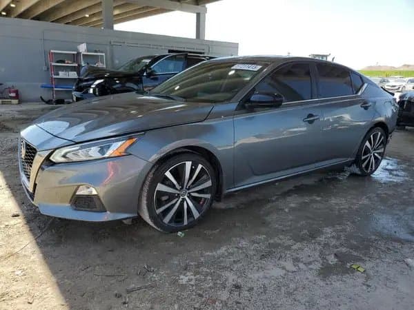 Nissan Altima 2021