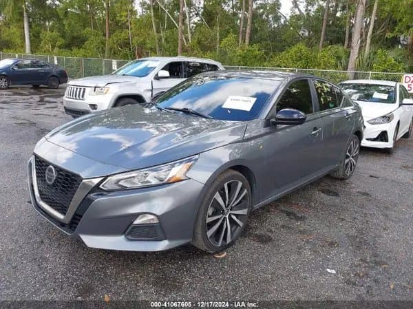 Nissan Altima 2021