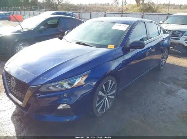 Nissan Altima 2021