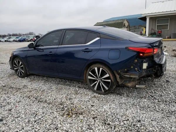Nissan Altima 2021