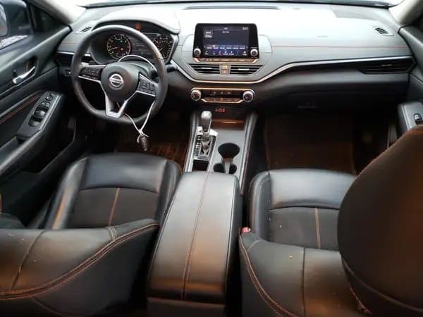 Nissan Altima 2021
