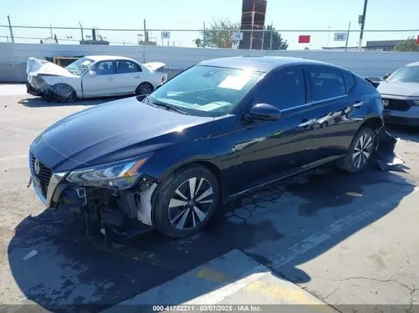 Nissan Altima 2021