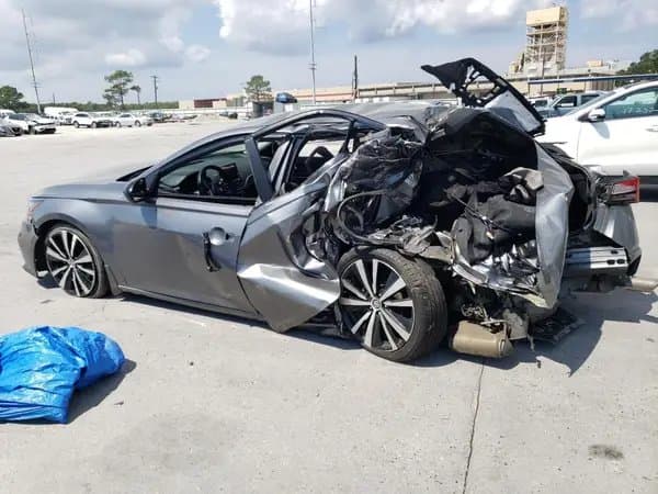 Nissan Altima 2021