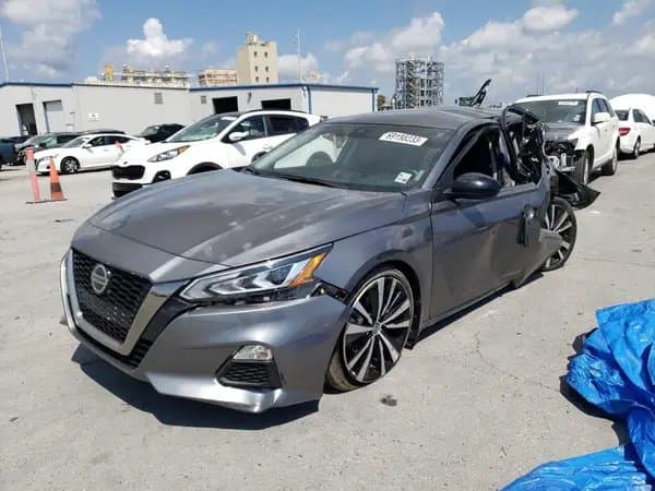 Nissan Altima 2021
