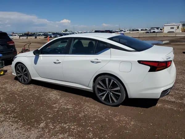 Nissan Altima 2021