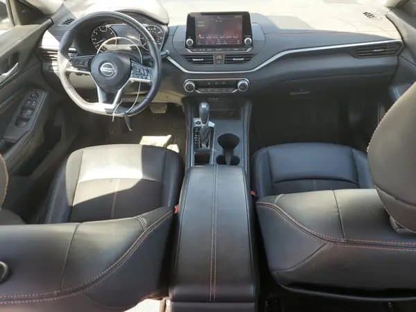 Nissan Altima 2021
