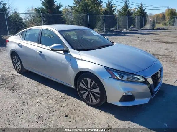 Nissan Altima 2021