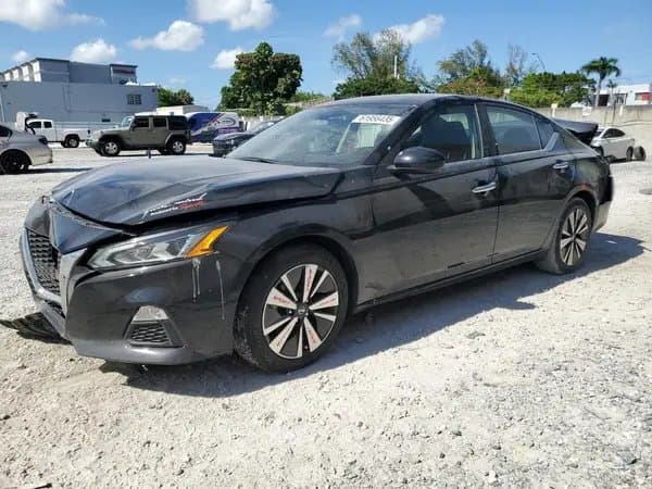 Nissan Altima 2021