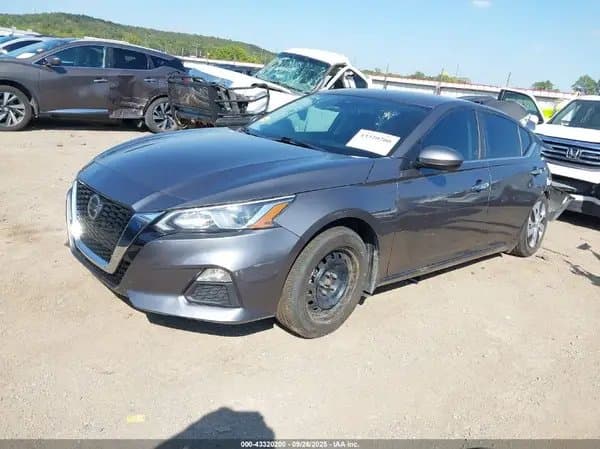 Nissan Altima 2021