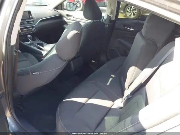 Nissan Altima 2021