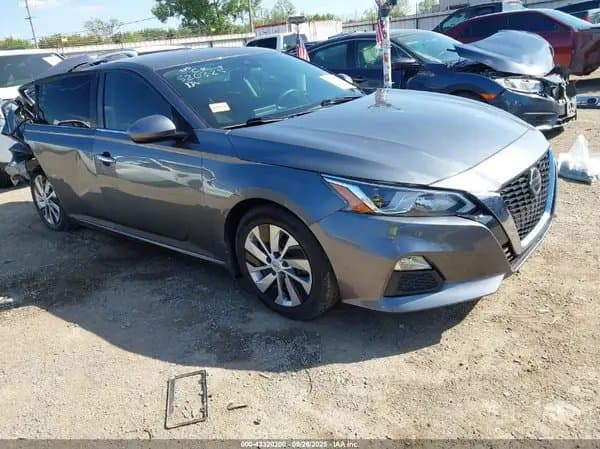Nissan Altima 2021