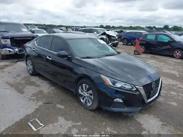 Nissan Altima 2021