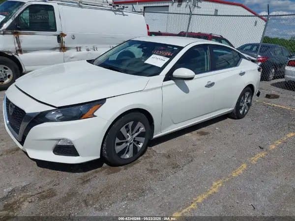 Nissan Altima 2022