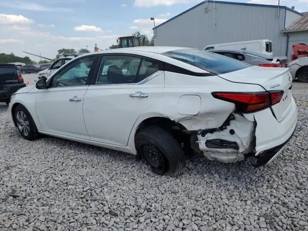 Nissan Altima 2022