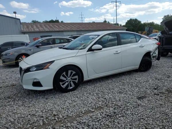 Nissan Altima 2022