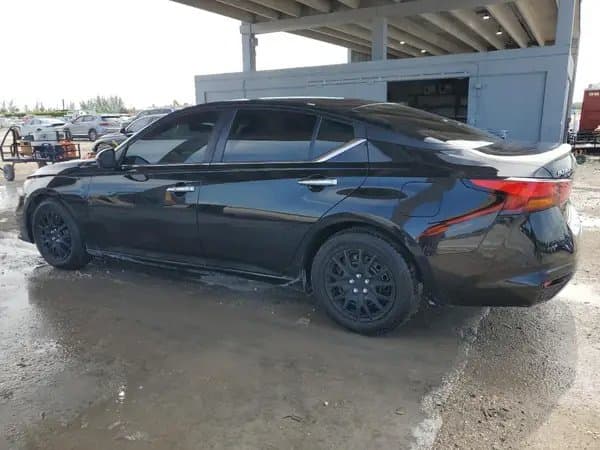 Nissan Altima 2022