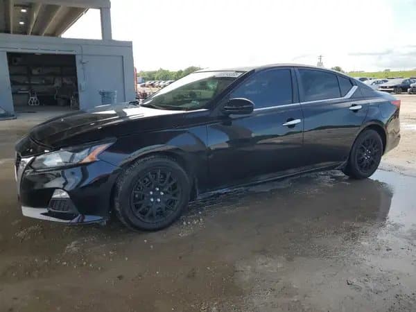 Nissan Altima 2022