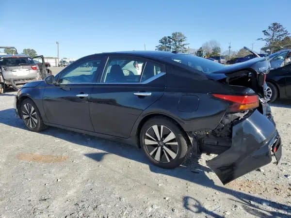 Nissan Altima 2022