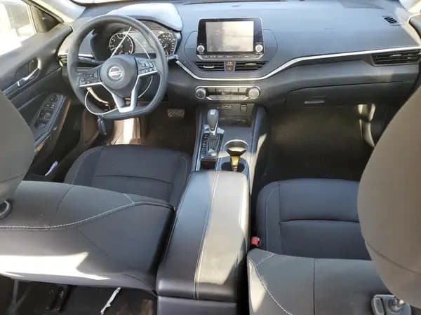Nissan Altima 2022
