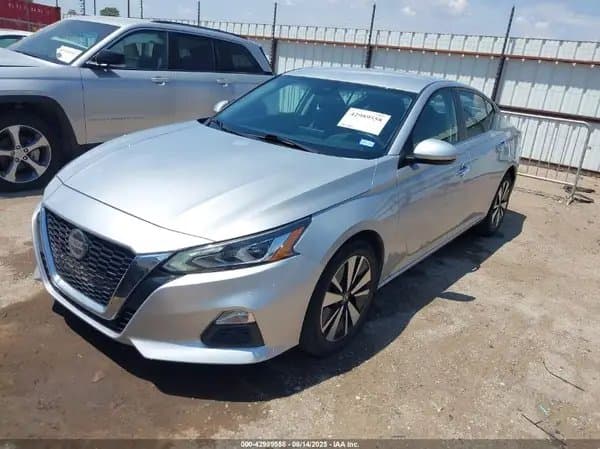 Nissan Altima 2022