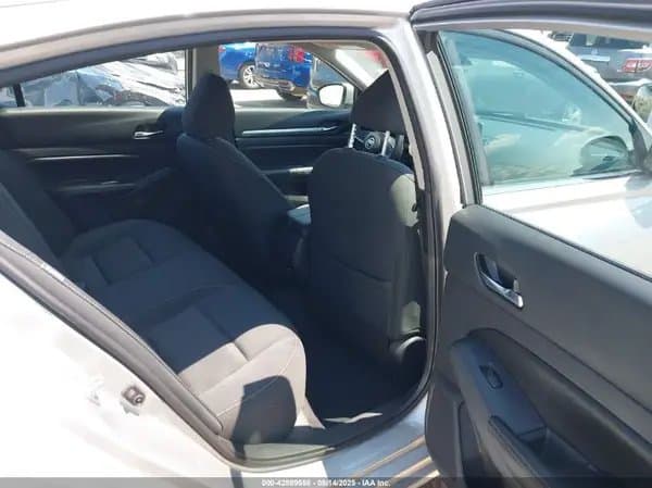 Nissan Altima 2022