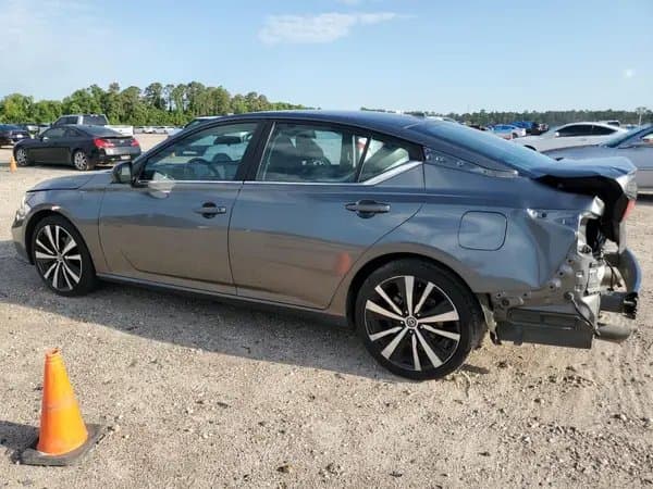 Nissan Altima 2022