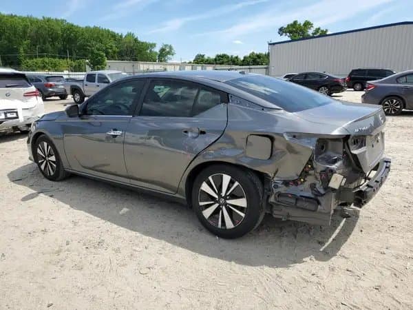 Nissan Altima 2022