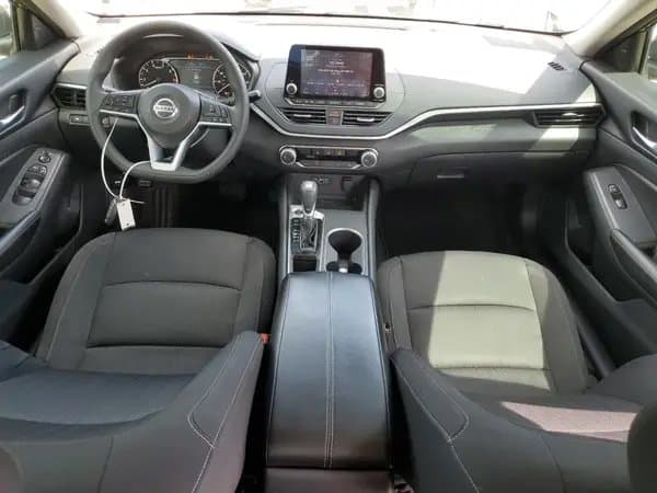Nissan Altima 2022
