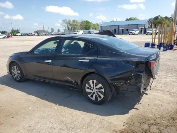 Nissan Altima 2022