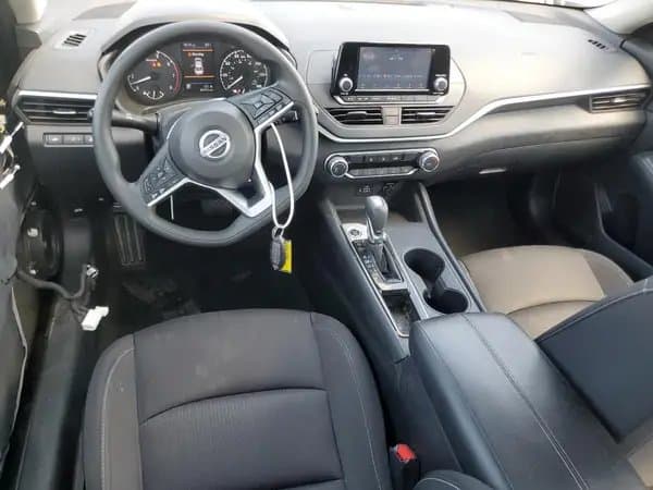 Nissan Altima 2022