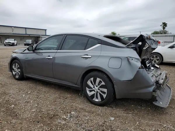 Nissan Altima 2022