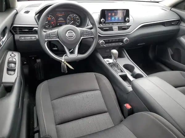 Nissan Altima 2022