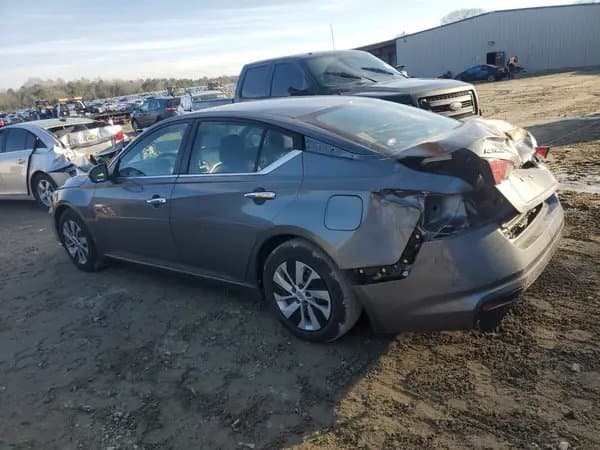 Nissan Altima 2023