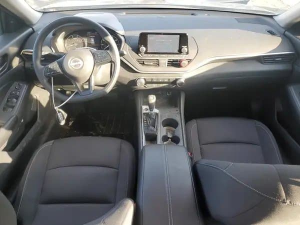 Nissan Altima 2023