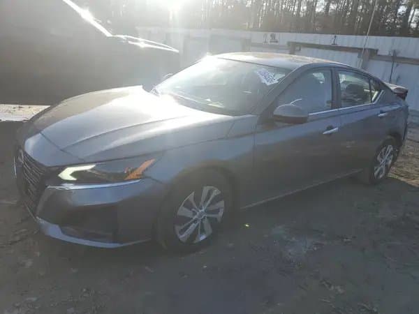 Nissan Altima 2023