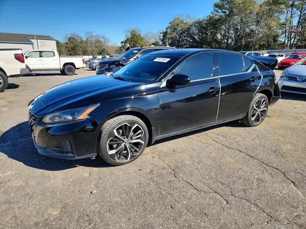 Nissan Altima 2023