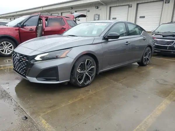 Nissan Altima 2023