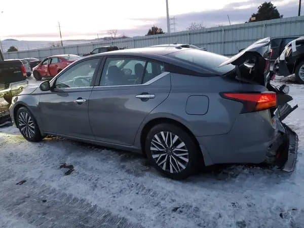 Nissan Altima 2023